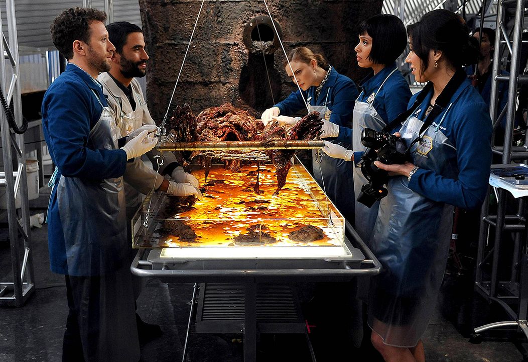 Bones : Foto Michaela Conlin, Emily Deschanel