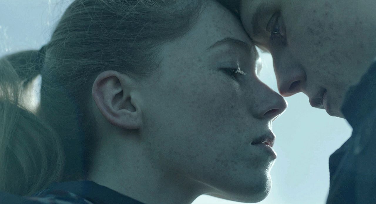 Foto Charlotte Spencer, George MacKay