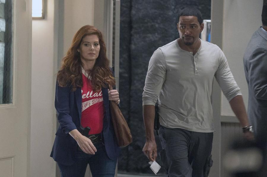 Foto Debra Messing, Laz Alonso