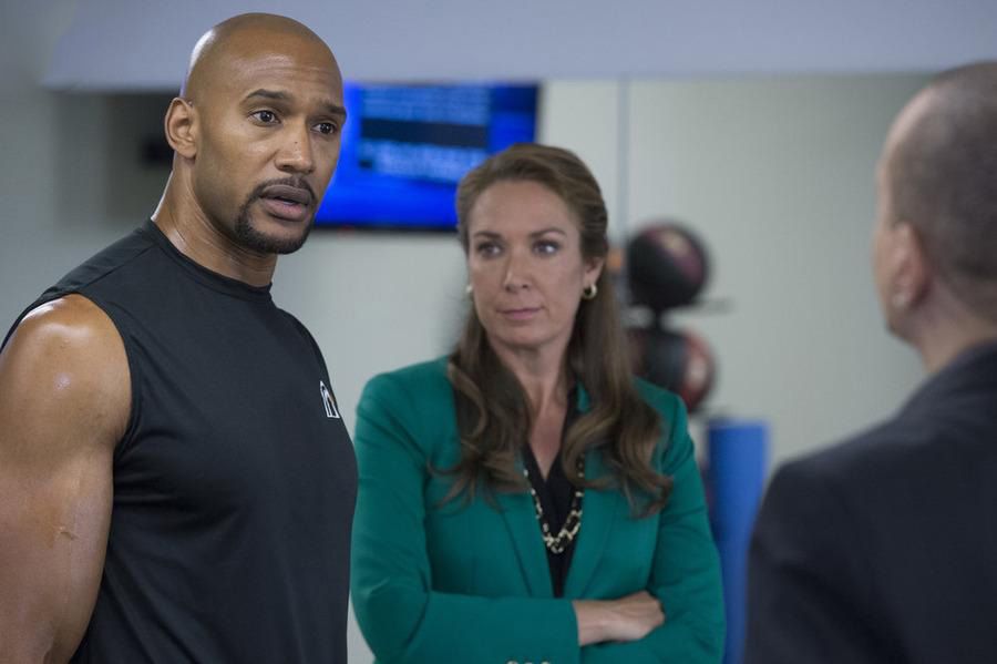 La Ley Y El Orden: UVE : Foto Elizabeth Marvel, Henry Simmons