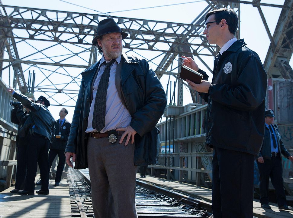 Foto Donal Logue, Cory Michael Smith