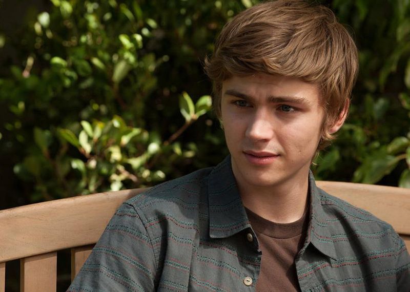 Foto Miles Heizer