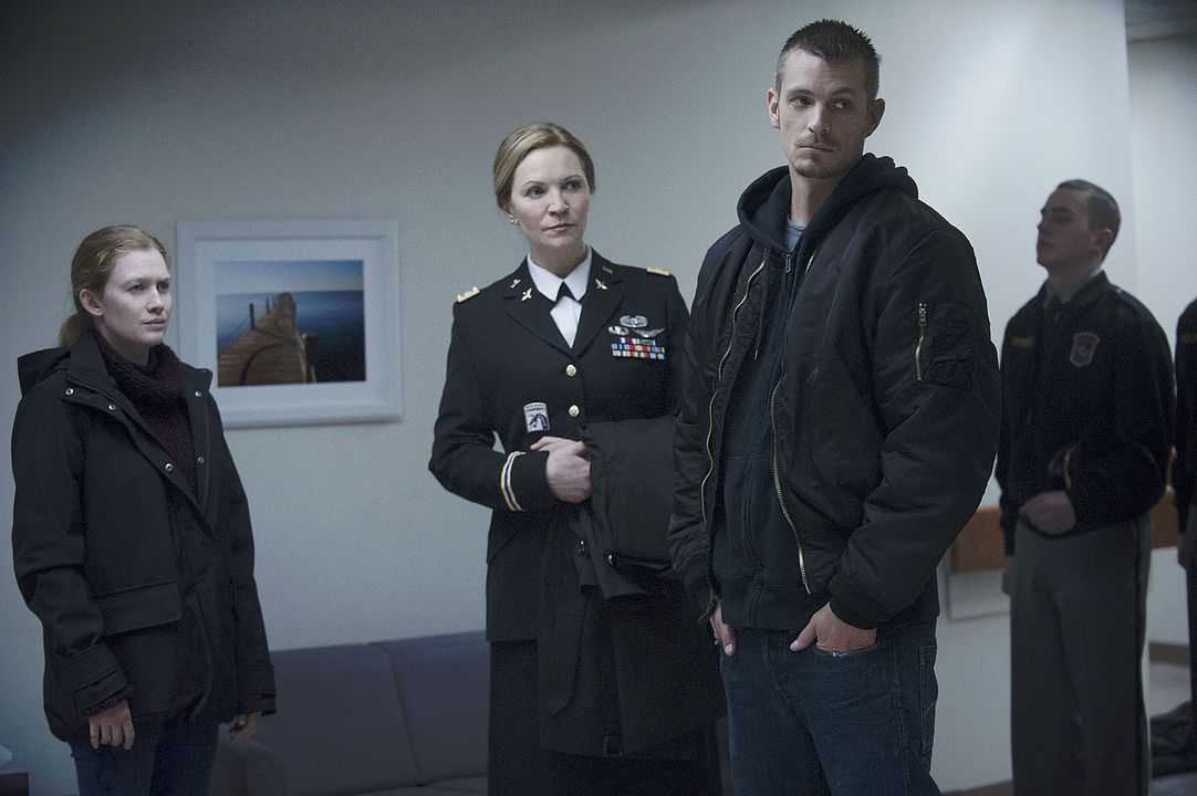 Foto Mireille Enos, Joel Kinnaman