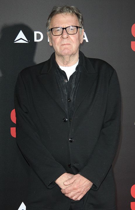 Cobertura de revista Tom Wilkinson