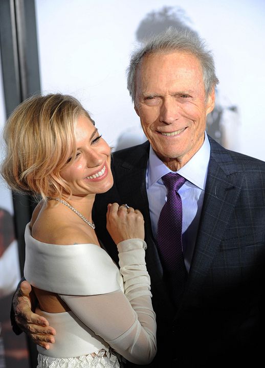 Francotirador : Cobertura de revista Clint Eastwood, Sienna Miller