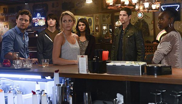 The Messengers : Foto Sofia Black D'Elia, JD Pardo, Joel Courtney