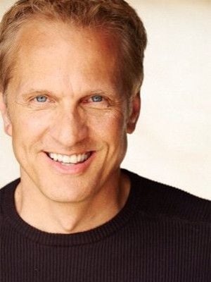 Póster Patrick Fabian