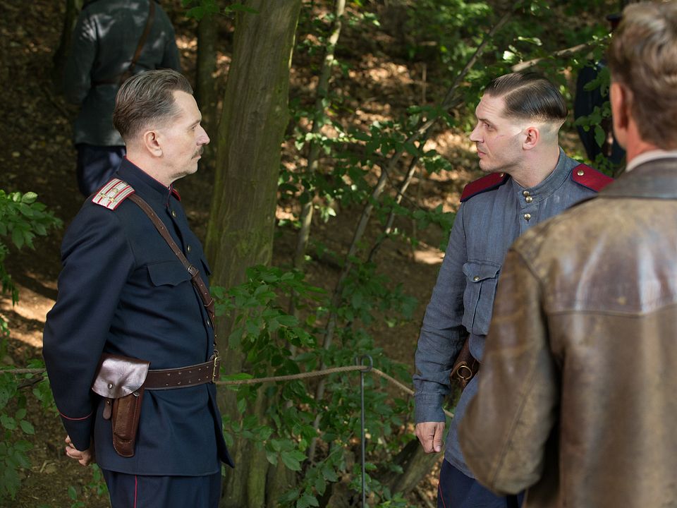 Crímenes ocultos : Foto Gary Oldman, Tom Hardy