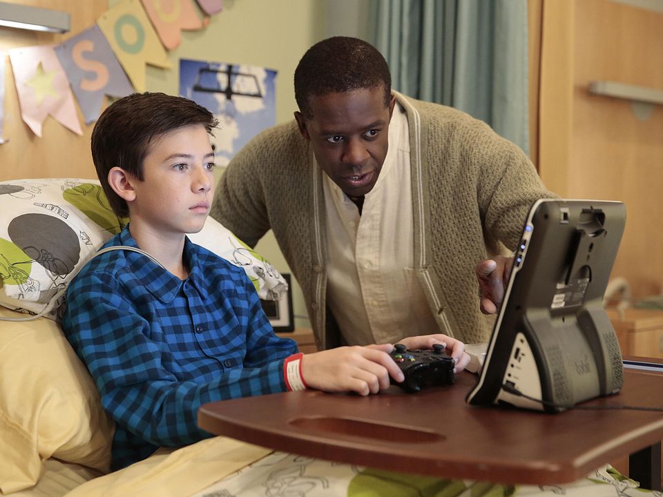 Red Band Society : Foto Adrian Lester, Griffin Gluck