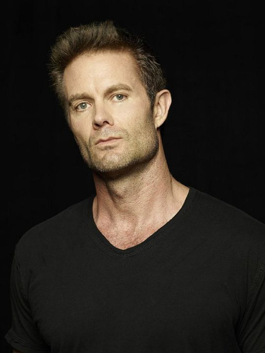 Póster Garret Dillahunt