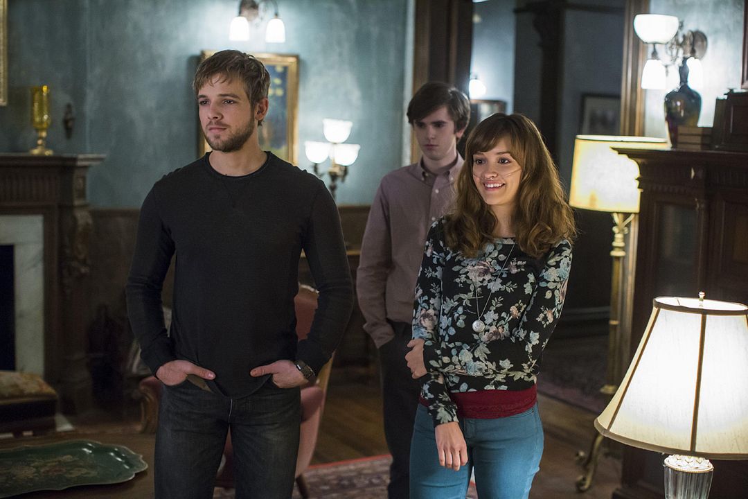 Bates Motel : Foto Olivia Cooke, Freddie Highmore, Max Thieriot