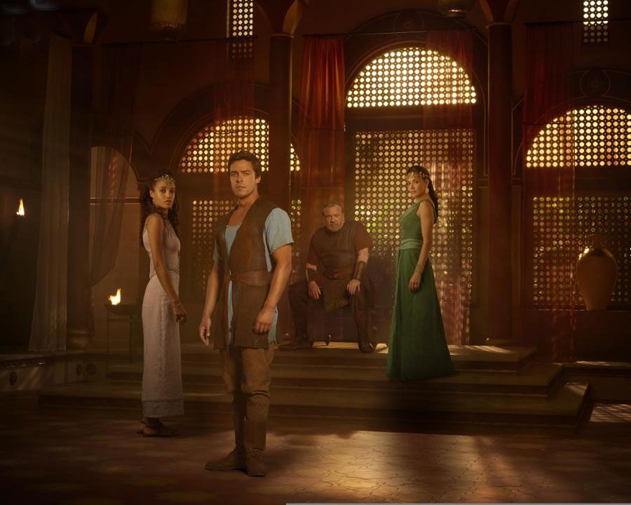 Foto Simone Kessell, Ray Winstone, Maisie Richardson-Sellers