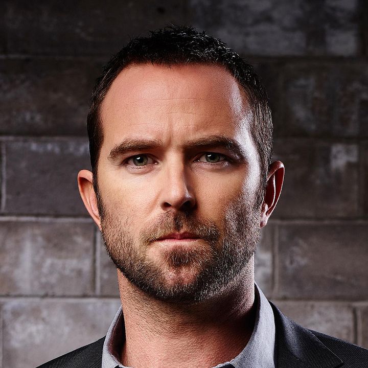 Foto Sullivan Stapleton