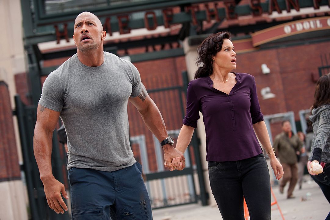 Terremoto: La falla de San Andrés : Foto Carla Gugino, Dwayne Johnson
