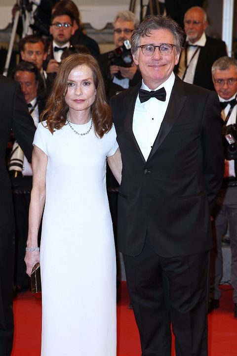 Más fuerte que las bombas : Cobertura de revista Gabriel Byrne, Isabelle Huppert