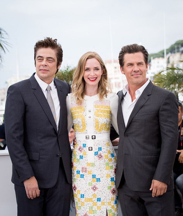 Tierra de nadie : Cobertura de revista Benicio Del Toro, Emily Blunt, Josh Brolin