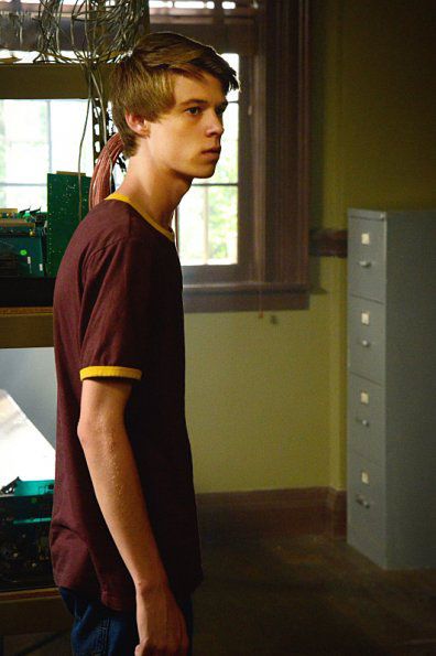 Bajo el domo : Foto Colin Ford