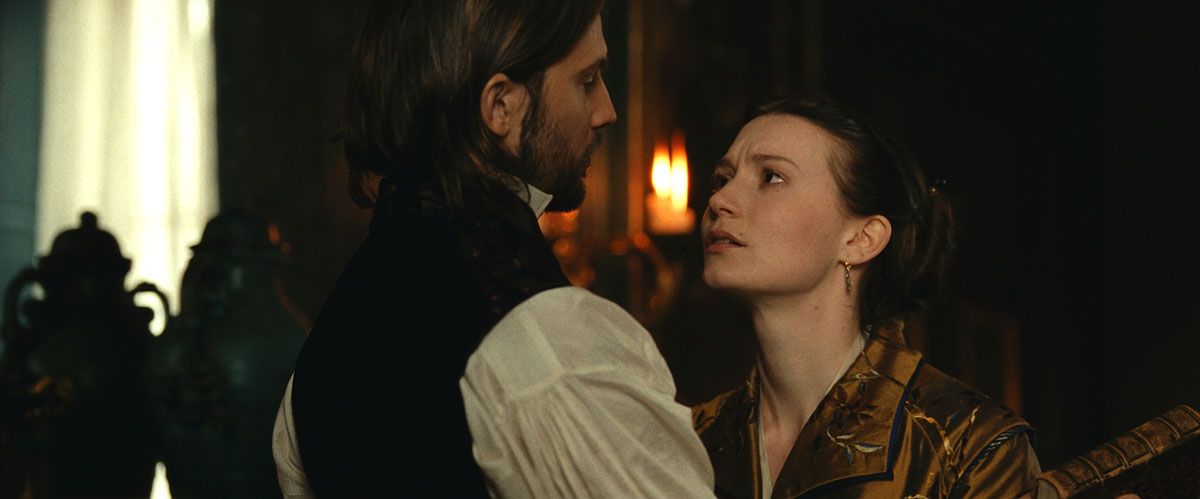 Foto Mia Wasikowska, Logan Marshall-Green