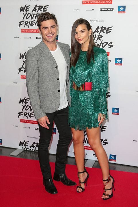 Música, amigos y fiesta : Cobertura de revista Zac Efron, Emily Ratajkowski