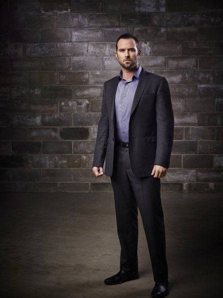 Foto Sullivan Stapleton