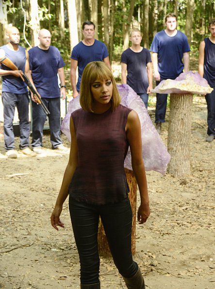 Bajo el domo : Foto Kylie Bunbury