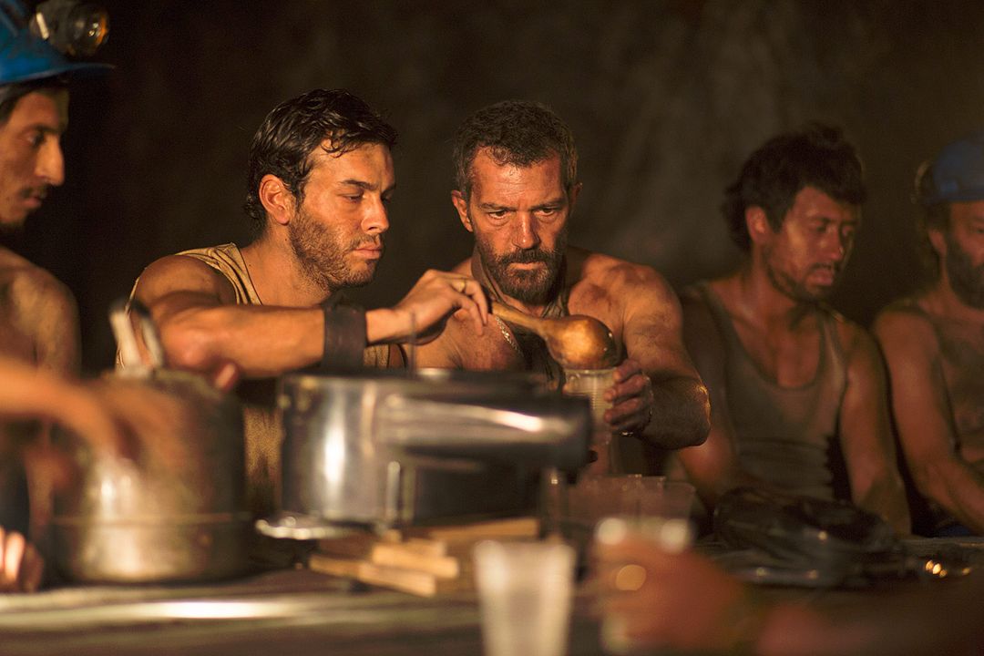 Los 33. Una historia de esperanza : Foto Mario Casas, Antonio Banderas