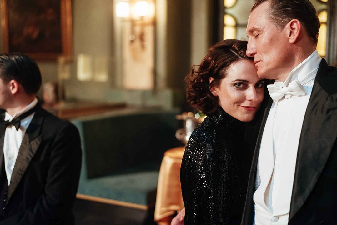 Foto Oliver Masucci, Antje Traue