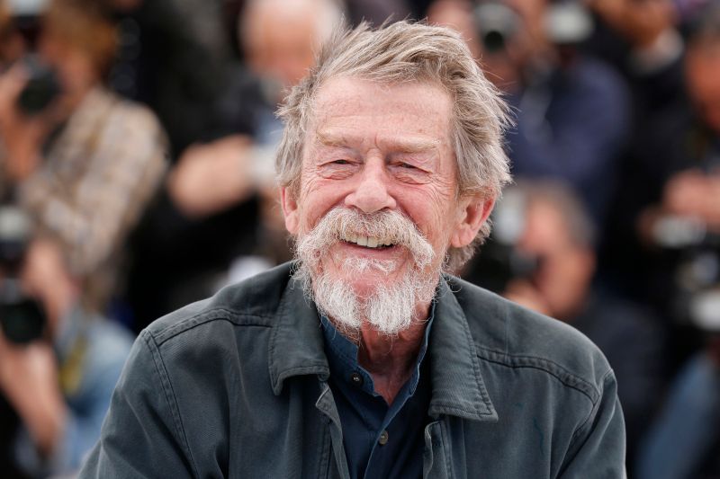 Cobertura de revista John Hurt