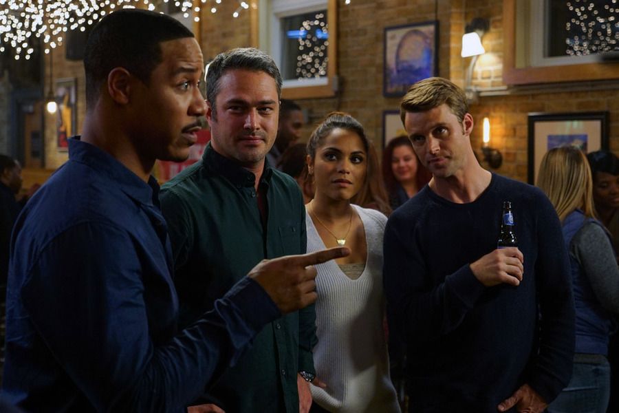Chicago Fire : Foto Taylor Kinney, Monica Raymund