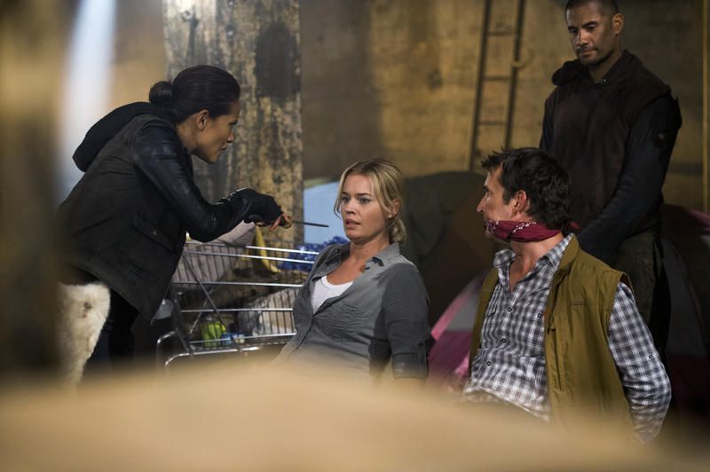 Foto Noah Wyle, Lesley-Ann Brandt, Rebecca Romijn