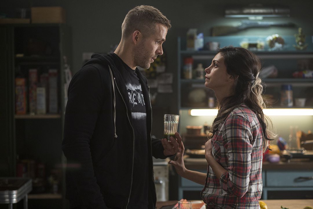 Deadpool : Foto Morena Baccarin, Ryan Reynolds