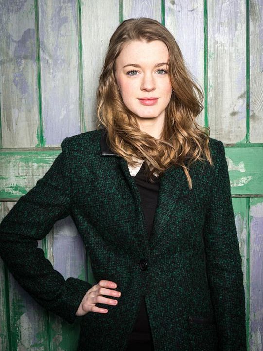 Póster Amy James-Kelly