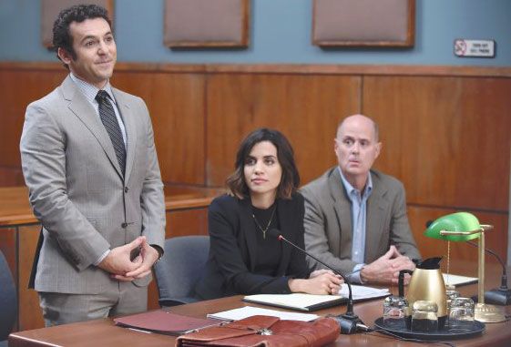 The Grinder : Foto Natalie Morales, Fred Savage
