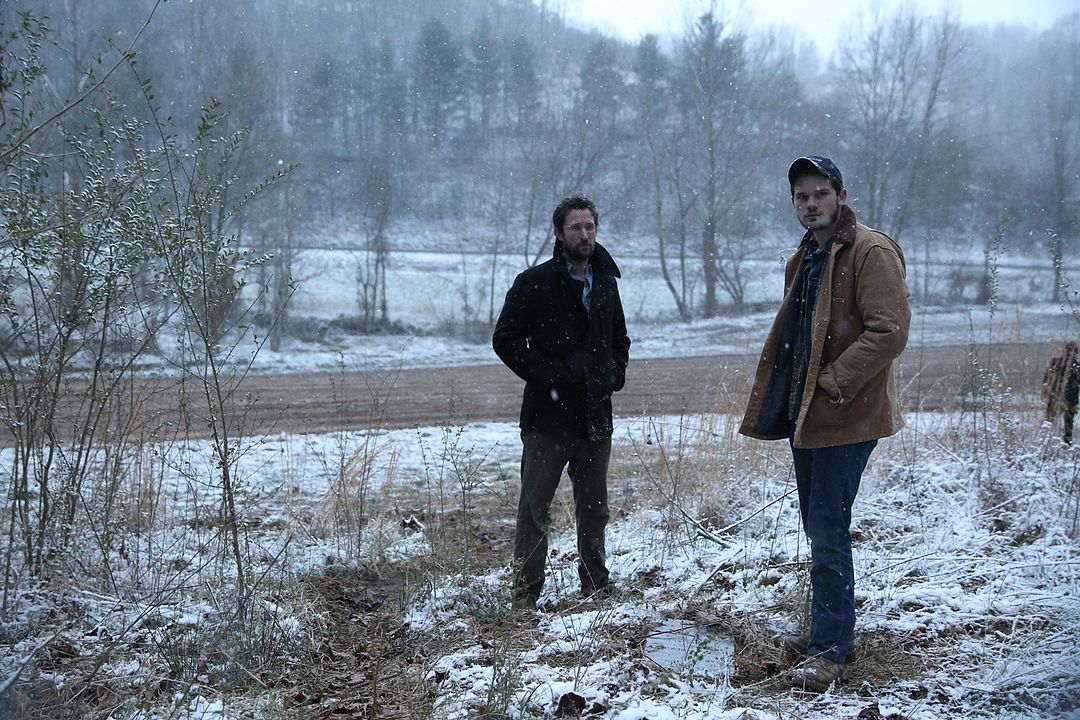 Foto Noah Wyle, Jeremy Irvine