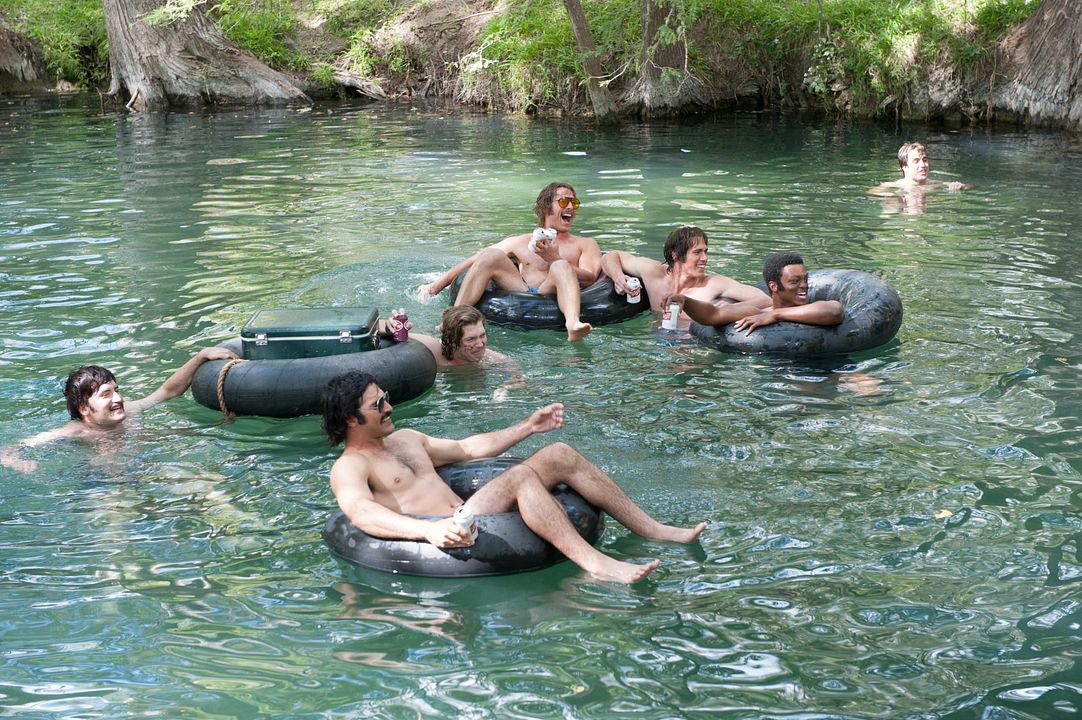 Todos queremos algo : Foto Glen Powell, Tyler Hoechlin