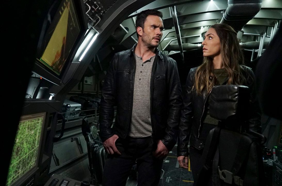 Agentes de S.H.I.E.L.D. : Foto Juan Pablo Raba, Natalia Cordova-Buckley