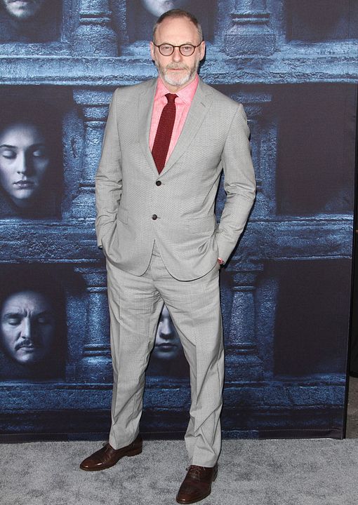 Cobertura de revista Liam Cunningham