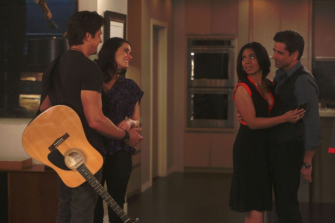 Foto Paget Brewster, John Stamos, Regina Hall