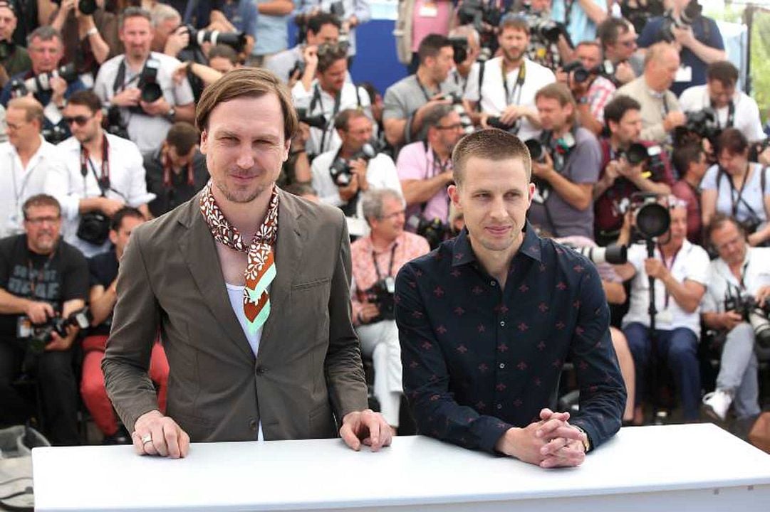 Fantasmas del pasado : Cobertura de revista Lars Eidinger, Anders Danielsen Lie