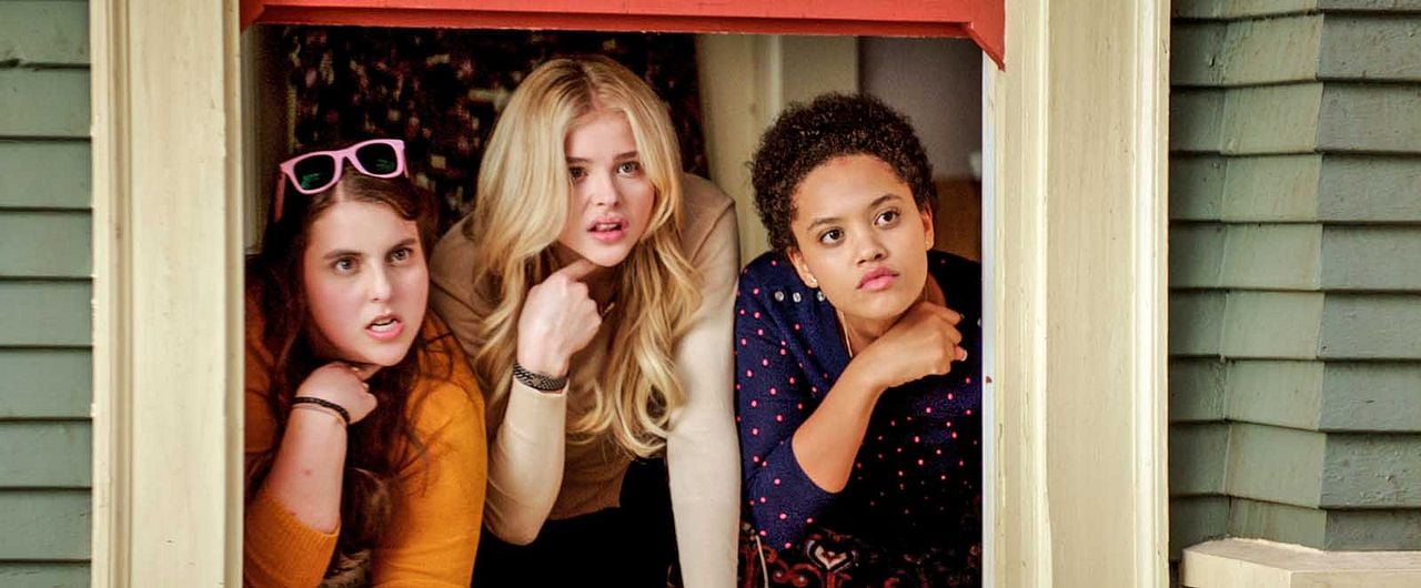 Buenos vecinos 2 : Foto Chloë Grace Moretz, Beanie Feldstein, Kiersey Clemons