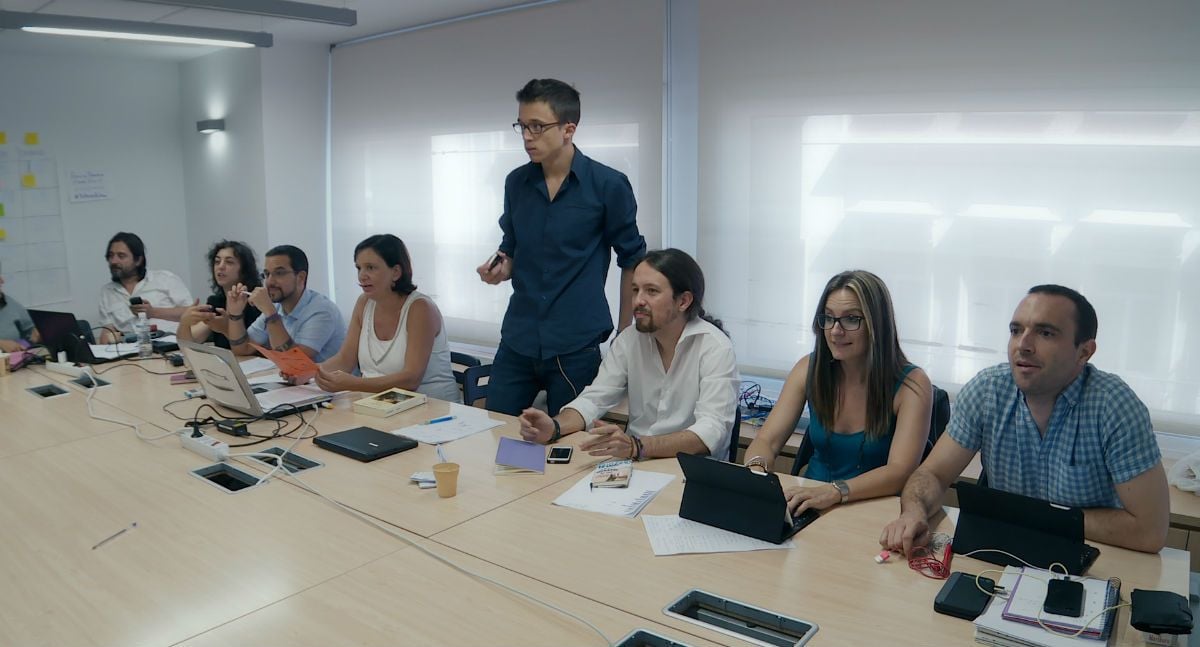 Política, Manual de Instrucciones : Foto