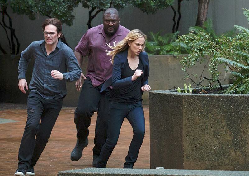 Foto Nonso Anozie, Billy Burke