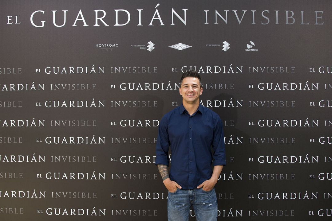 El guardian invisible : Cobertura de revista