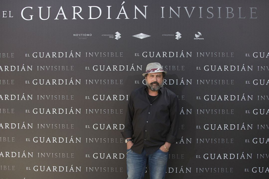 El guardian invisible : Cobertura de revista Paco Tous