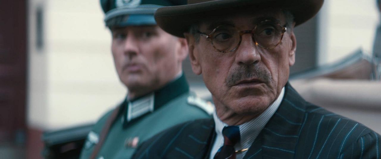 El héroe de Berlín : Foto Jeremy Irons