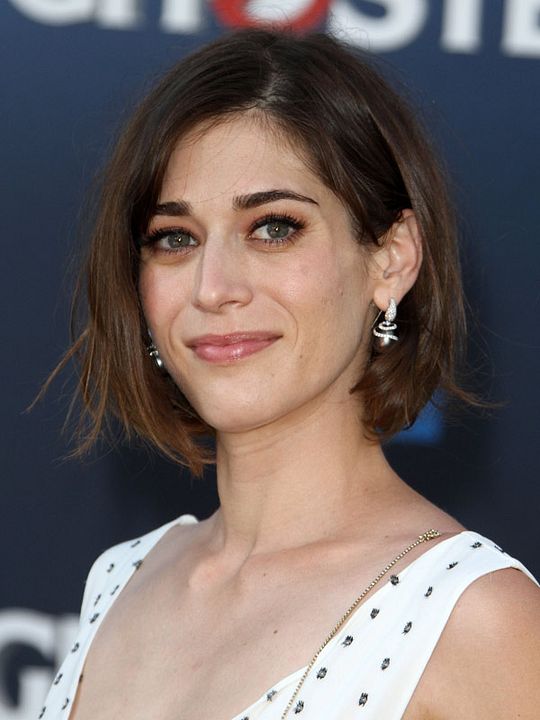 Póster Lizzy Caplan
