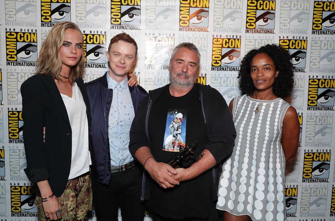 Valerian y la ciudad de los mil planetas : Cobertura de revista Cara Delevingne, Dane DeHaan, Luc Besson