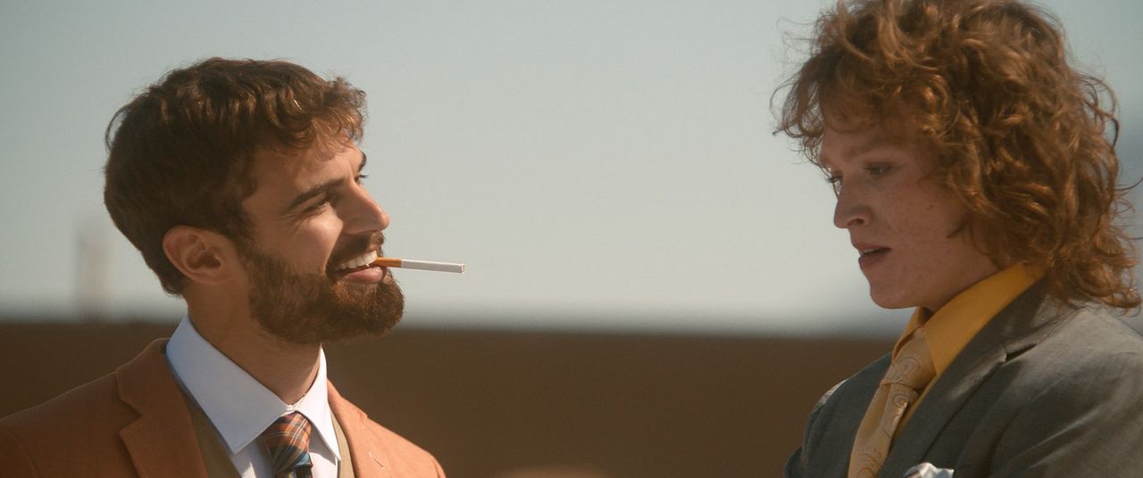 Foto Theo James, Caleb Landry Jones