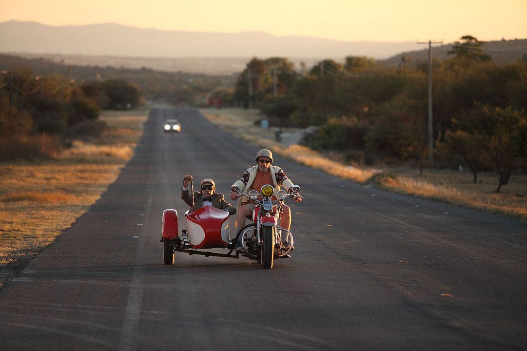 Un Padre No Tan Padre : Foto Héctor Bonilla