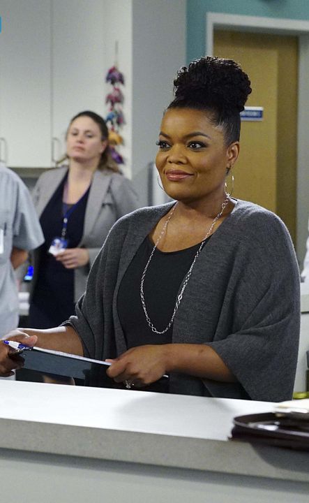 Dr. Ken : Foto Yvette Nicole Brown